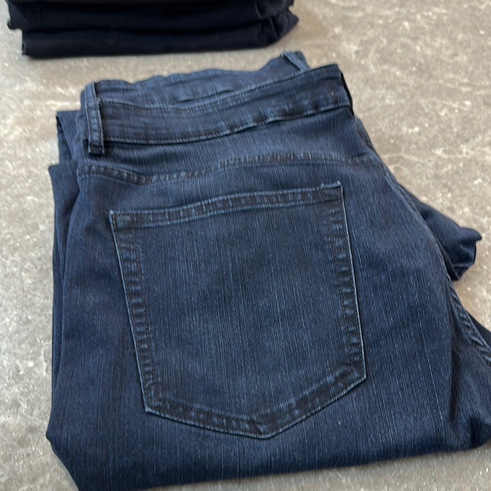 DL beautiful dark denim jeans.   Russell slim straight.